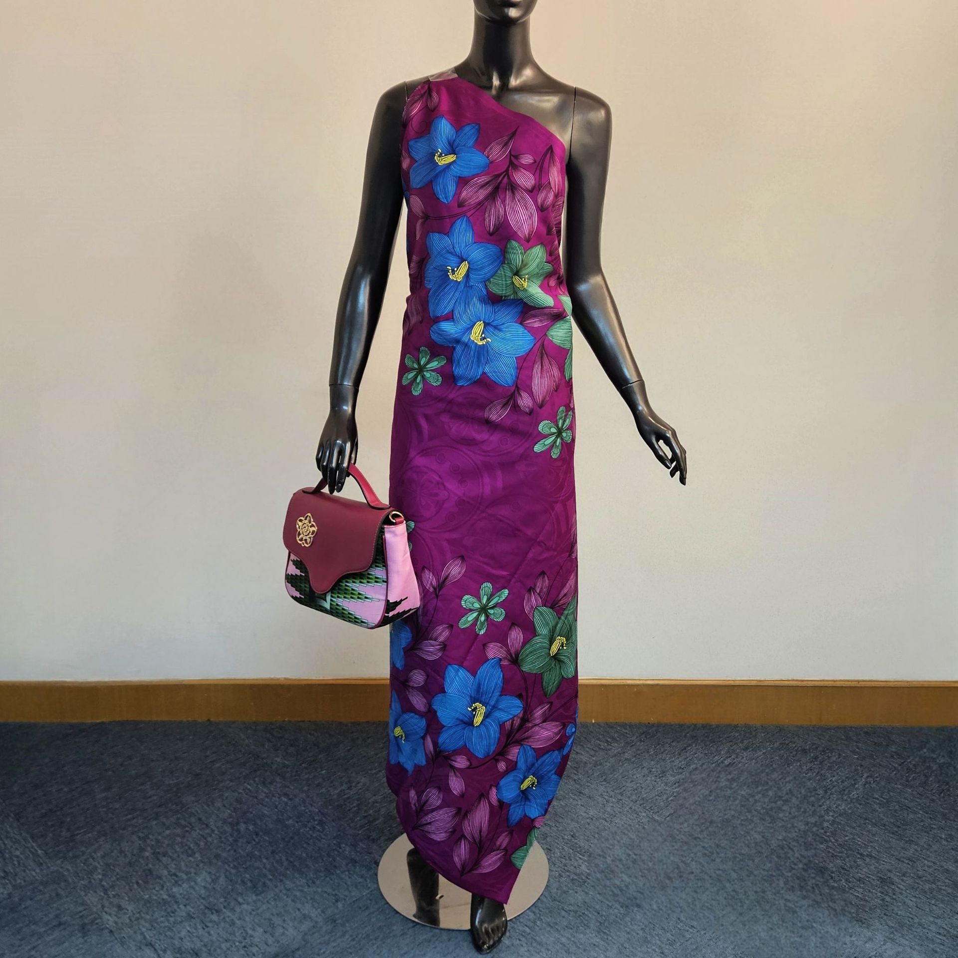 Sewing Batik Fabric - Estampado Floral en tela de cera