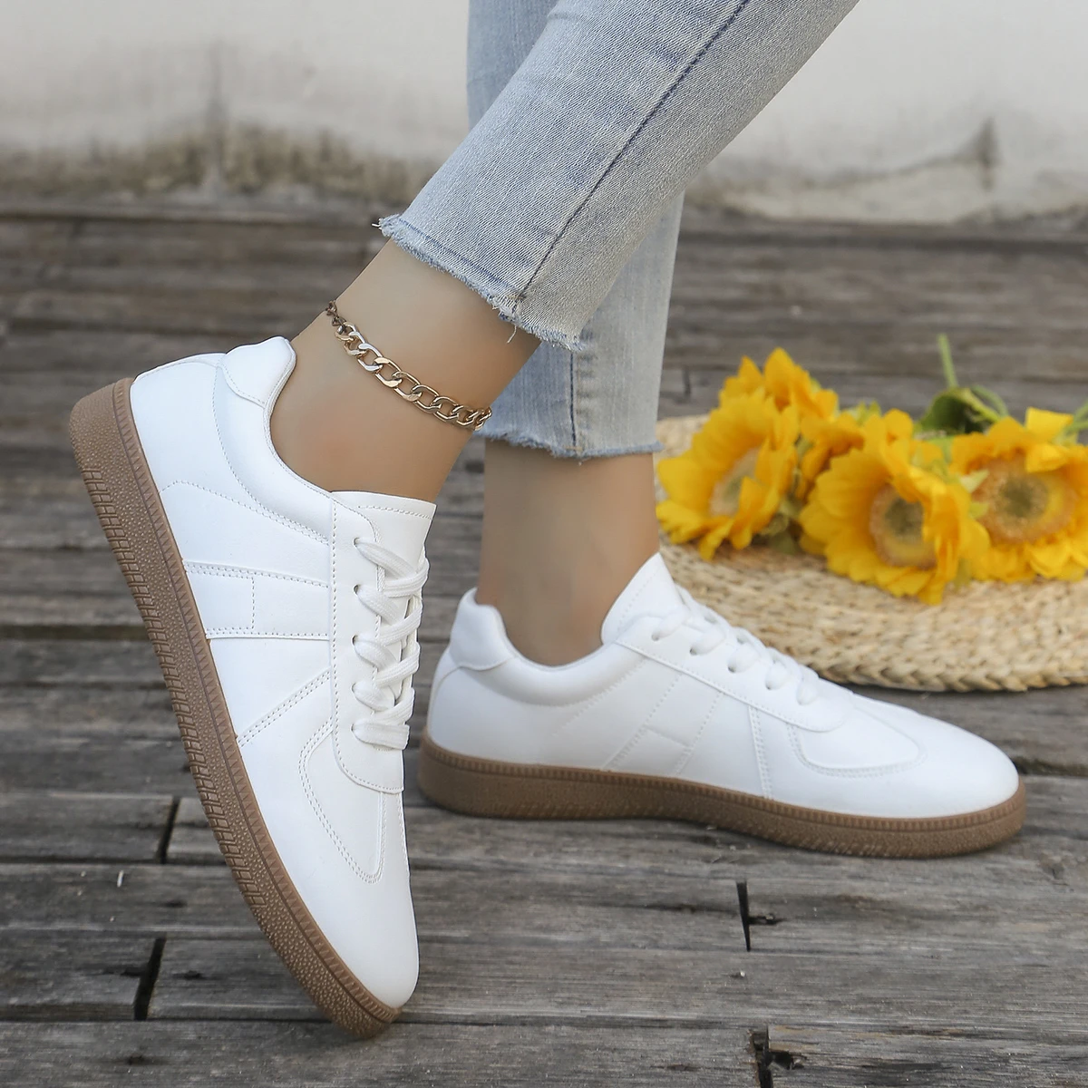 Zapatos deportivos blancos inf - Sewing Cloth reseña y precio